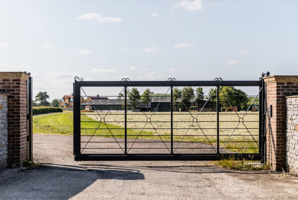 The Dorset Farm Estate Fencing | More - Electric Gate
