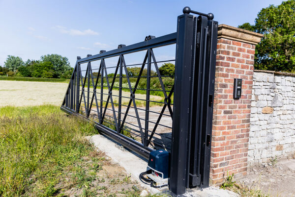 The Dorset Farm Estate Fencing | More - Electric Gate