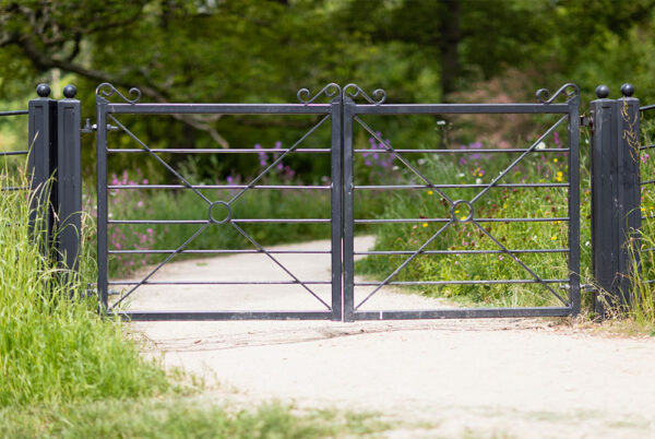 The Dorset Farm Estate Fencing | Stock Gates - Path